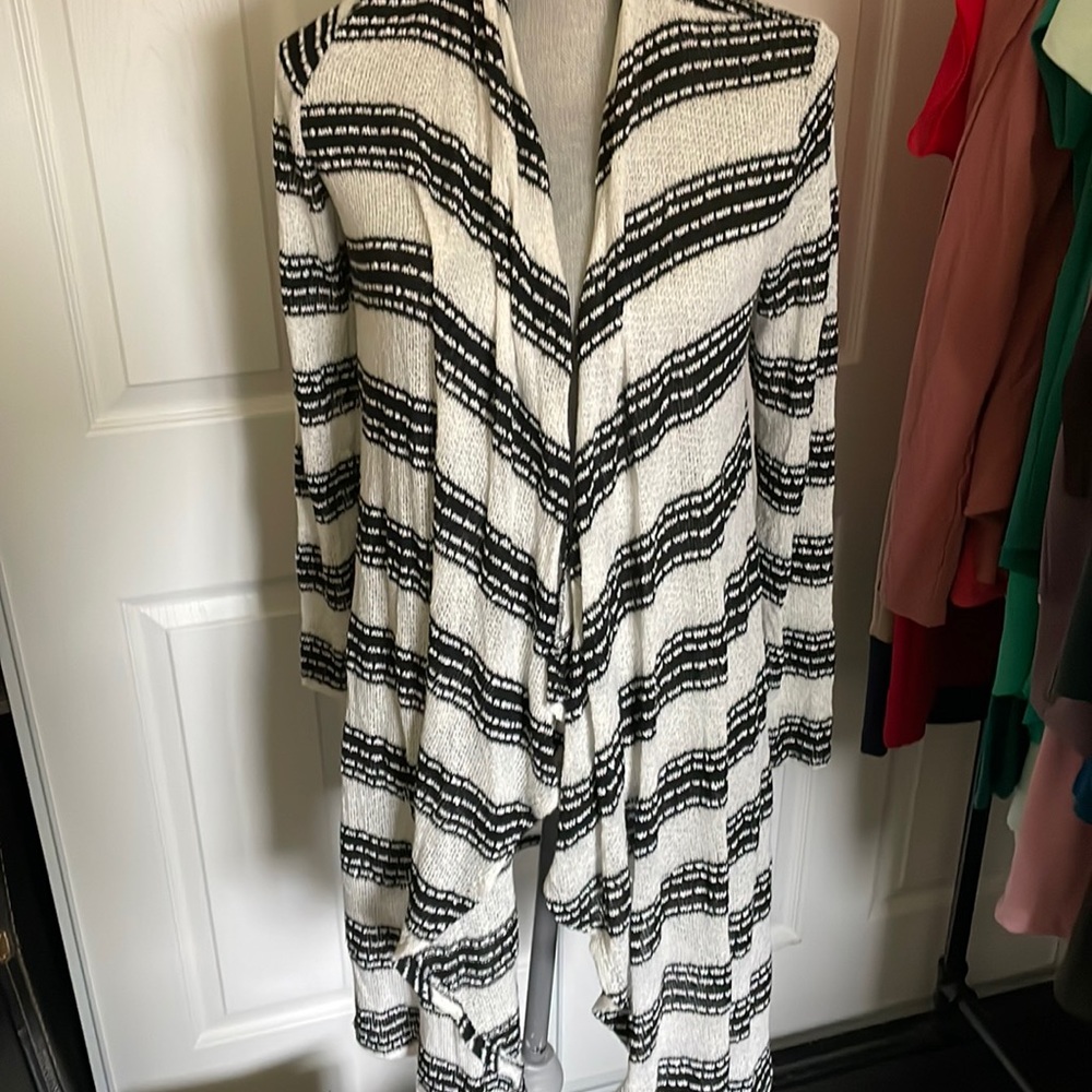NWOT Lightweight mid length duster from Francesca’s
